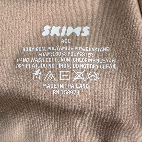 SKIMS Fits Everybody T-Shirt Demi Bra Size 40C Beige Underwire Padded - Picture 7 of 7